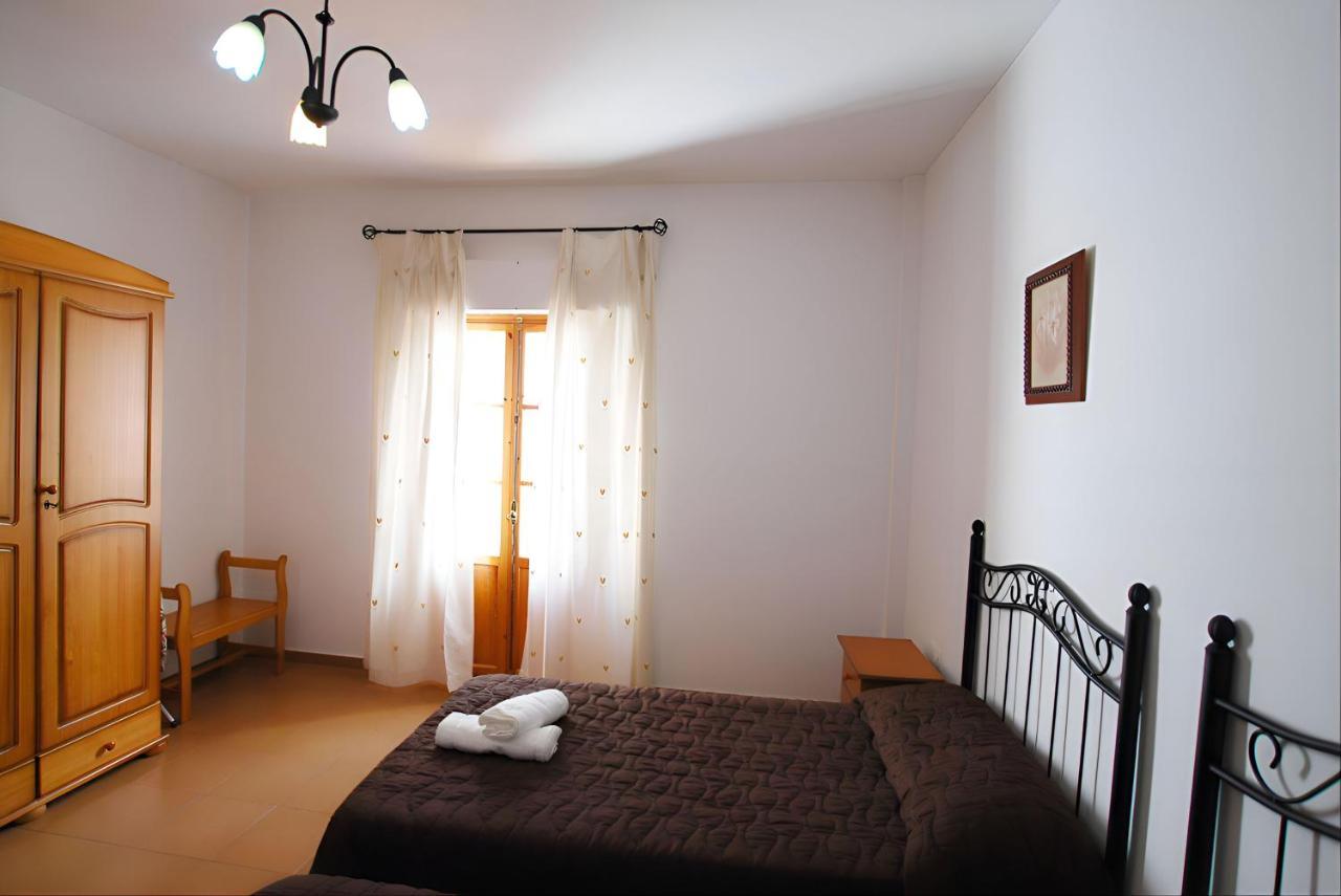 كونيل ذي لا فرونتيرا Apartamentos Garaje & Aire & Wifi & Solo Familias Y Parejas المظهر الخارجي الصورة